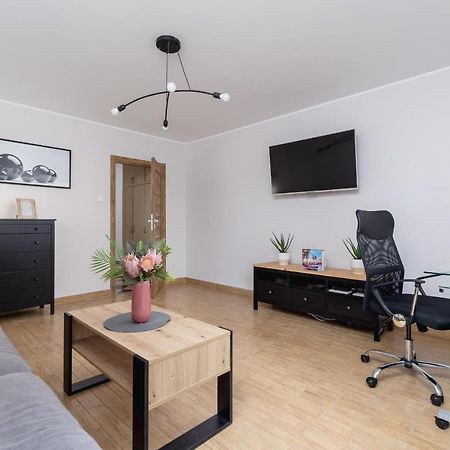 Pleasant Apartment With Terrace Cracow By Noclegi Renters Красков Екстериор снимка