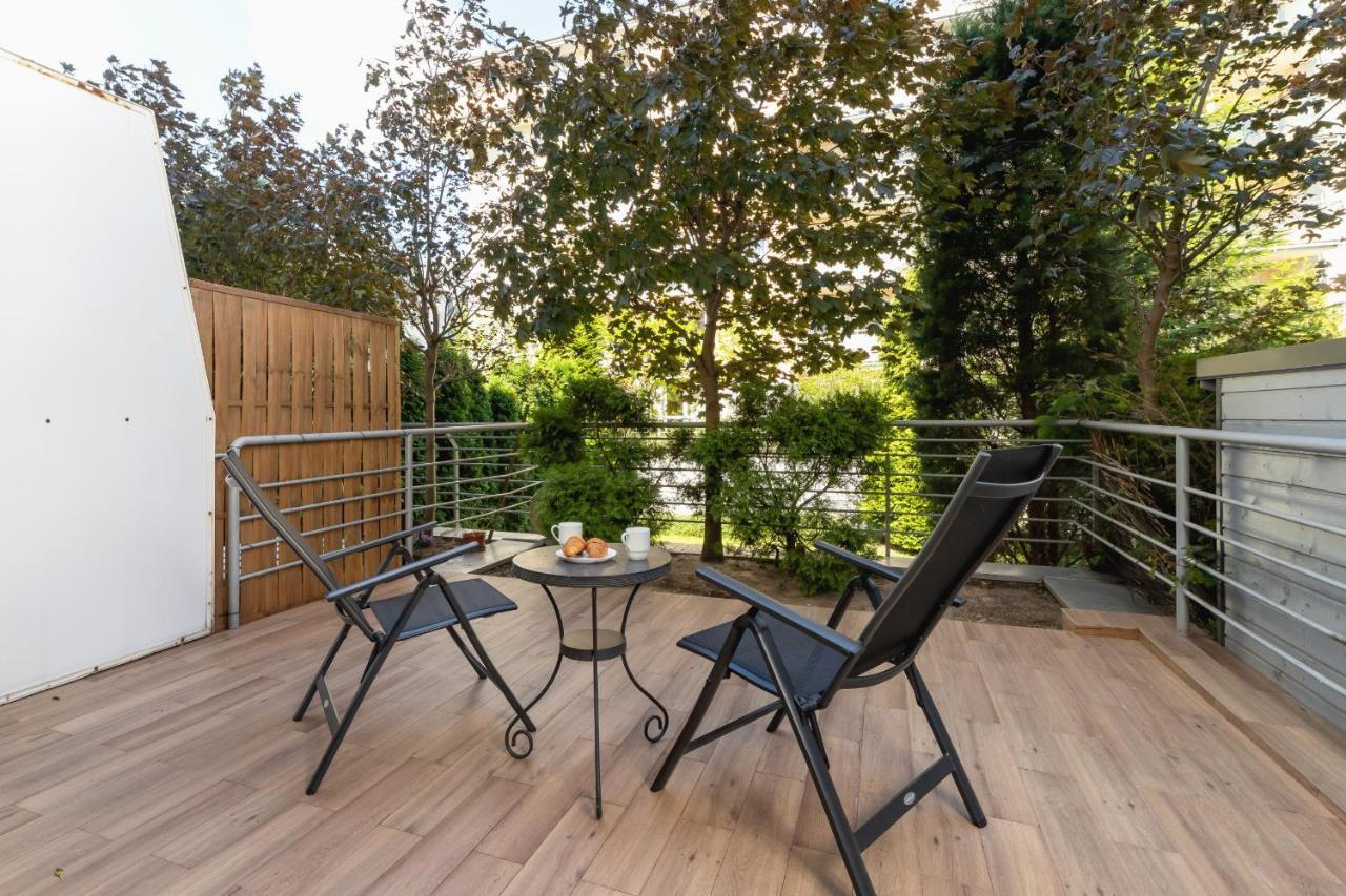 Pleasant Apartment With Terrace Cracow By Noclegi Renters Красков Екстериор снимка