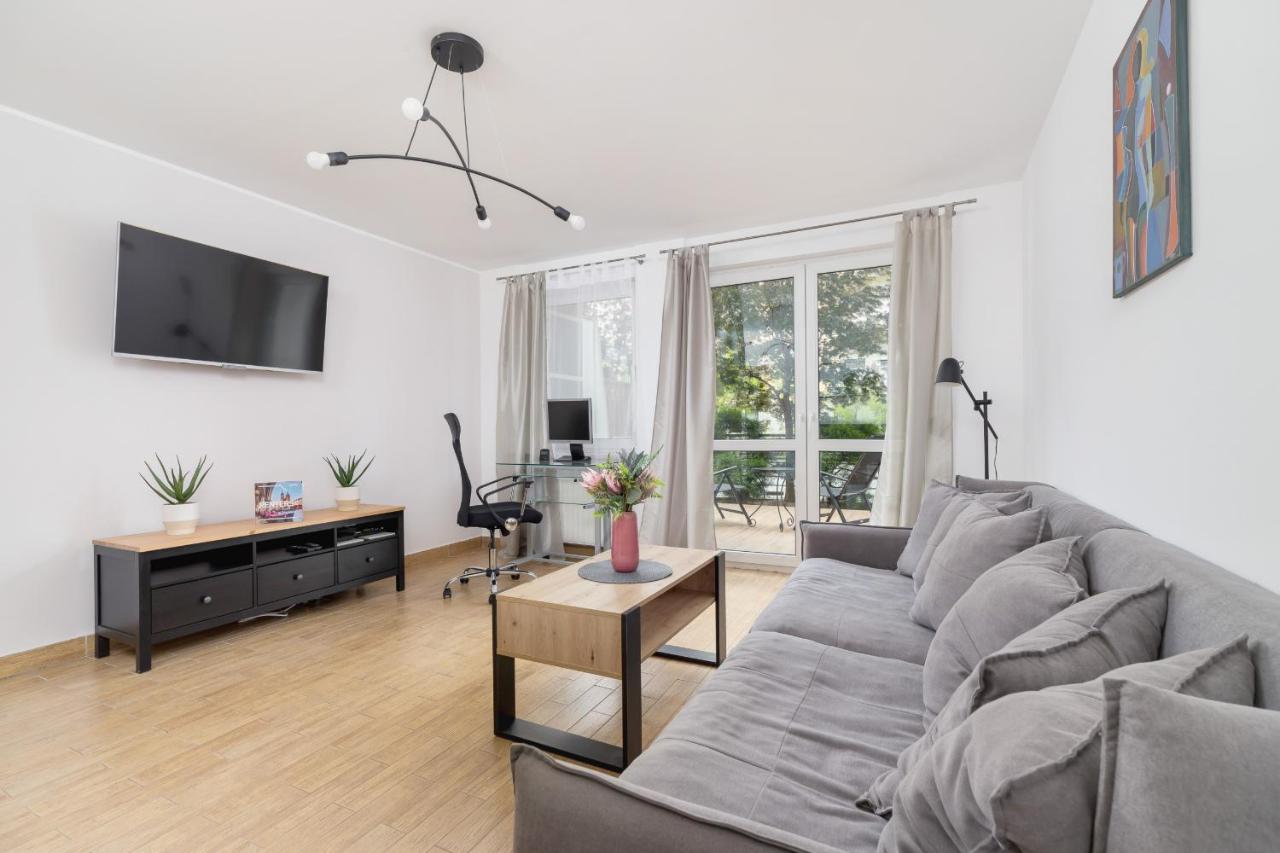 Pleasant Apartment With Terrace Cracow By Noclegi Renters Красков Екстериор снимка