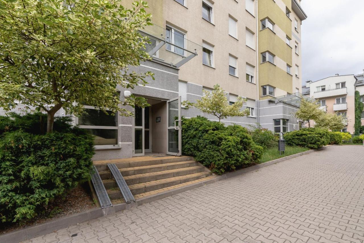 Pleasant Apartment With Terrace Cracow By Noclegi Renters Красков Екстериор снимка